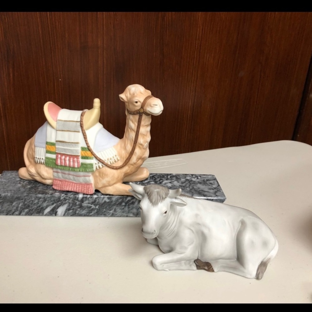 Home Interiors and gifts Porcelain nativity Cow & Camel figurines